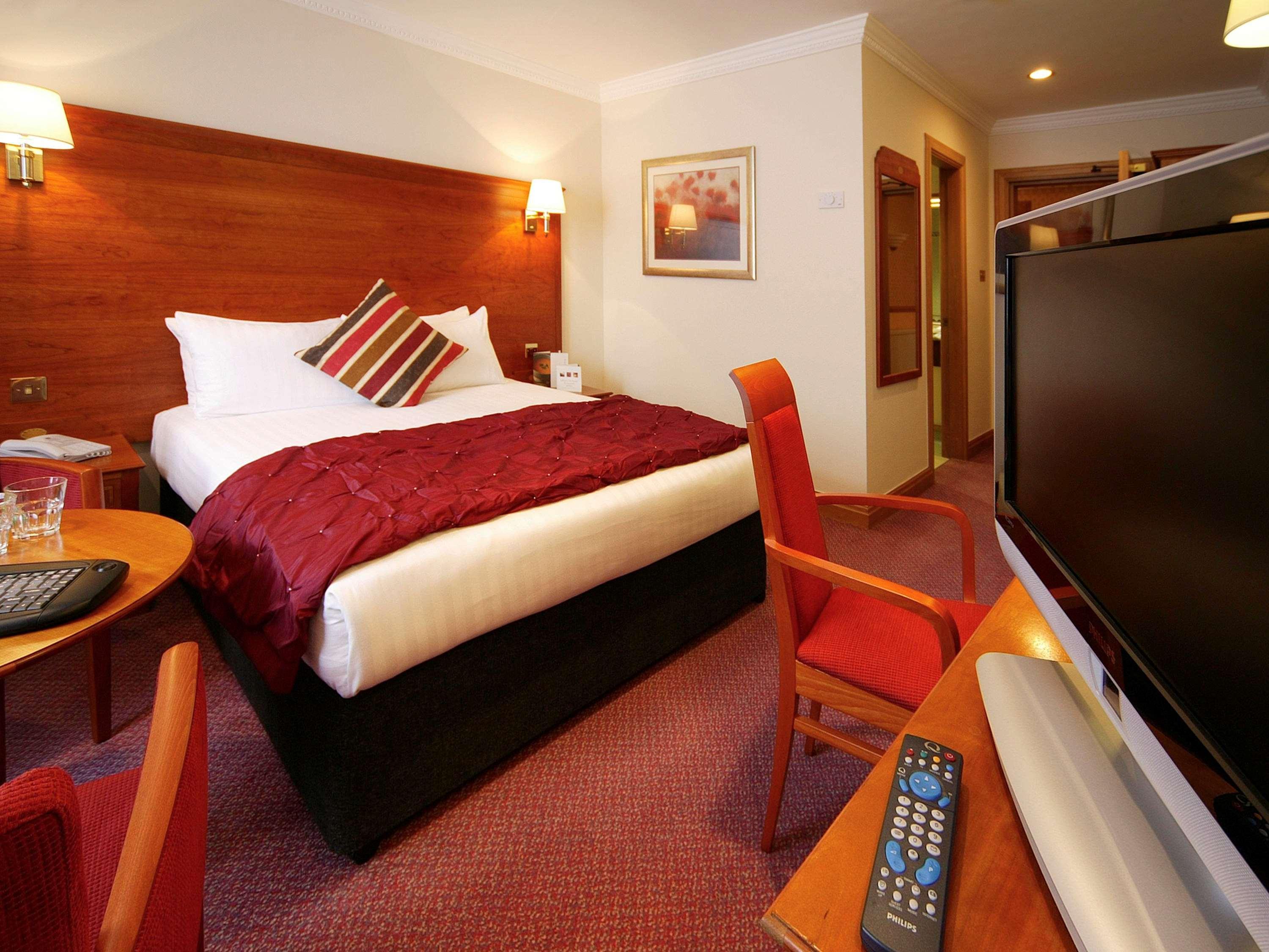 Mercure York Fairfield Manor Hotel Стая снимка