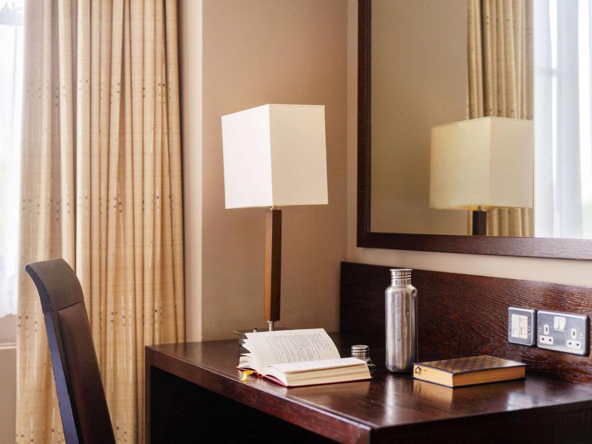 Mercure York Fairfield Manor Hotel Екстериор снимка