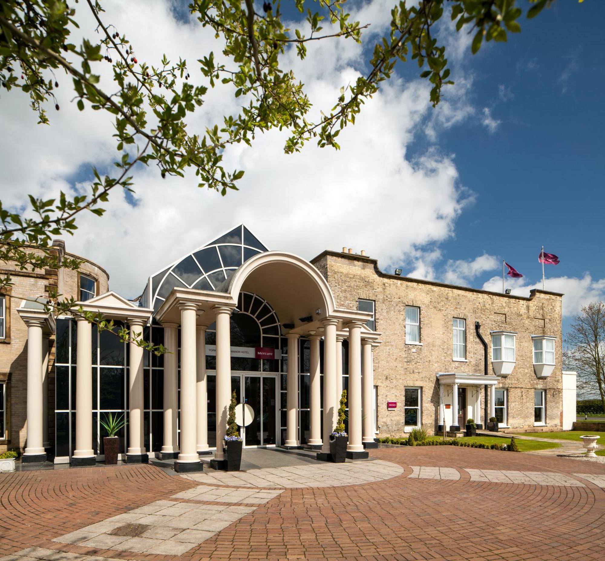 Mercure York Fairfield Manor Hotel Екстериор снимка