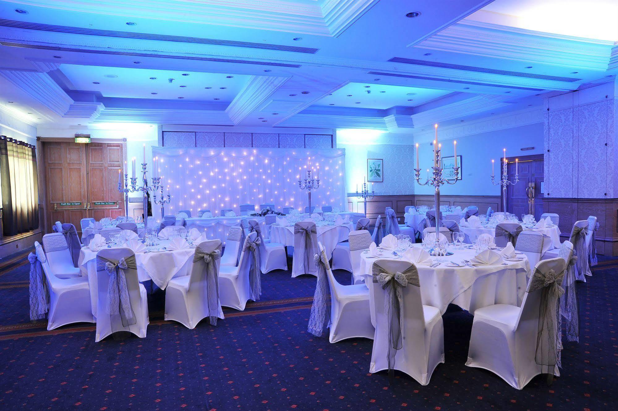 Mercure York Fairfield Manor Hotel Екстериор снимка
