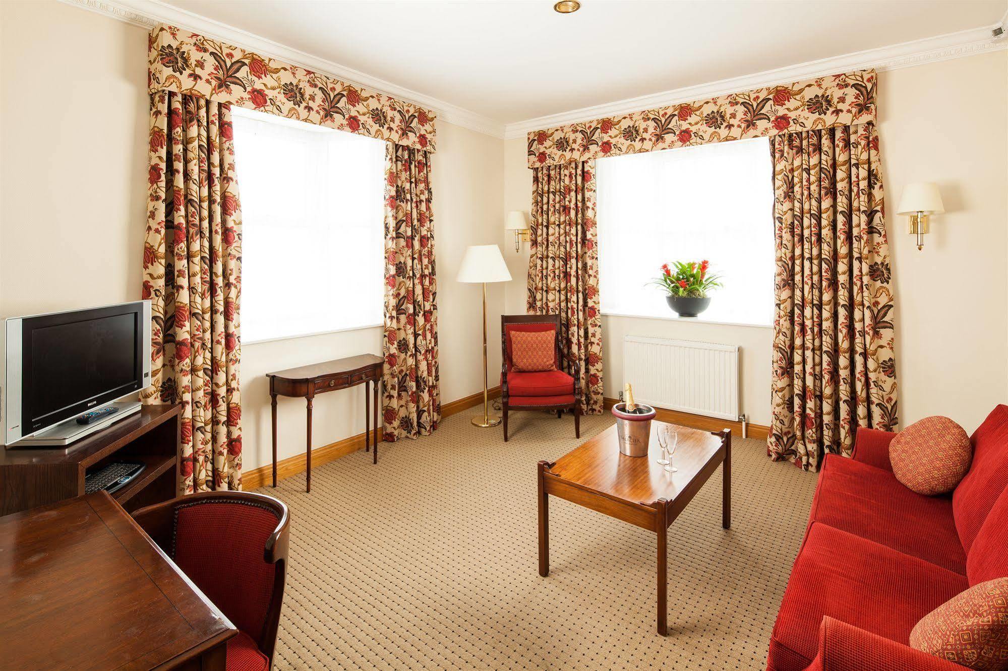Mercure York Fairfield Manor Hotel Екстериор снимка