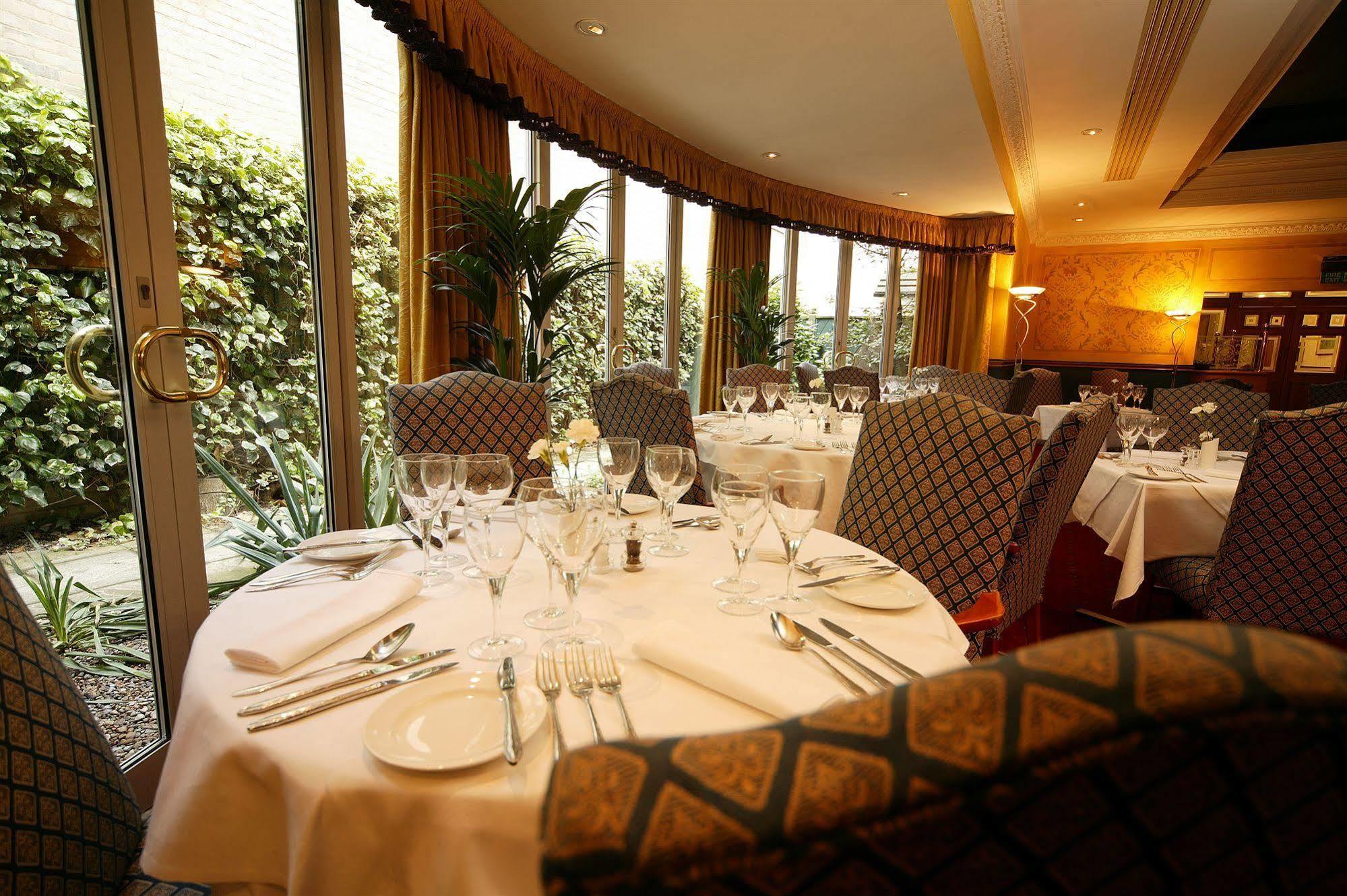 Mercure York Fairfield Manor Hotel Екстериор снимка